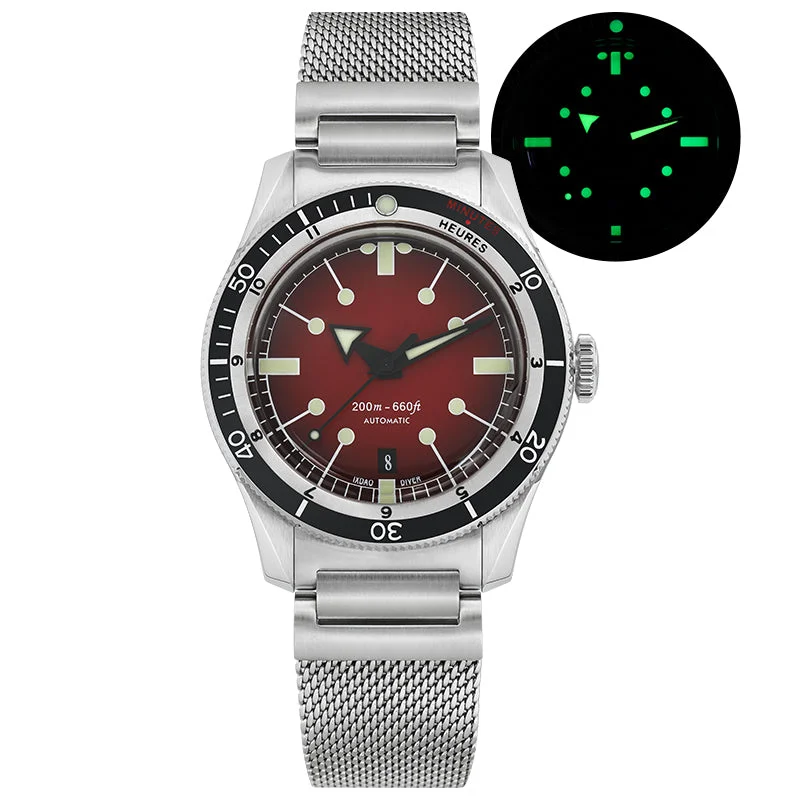 red dial - black bezel