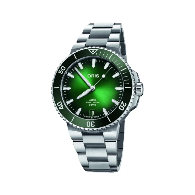 diplomatic-meeting watches-Aquis Date 2024 Calibre 400 43.5 mm Green