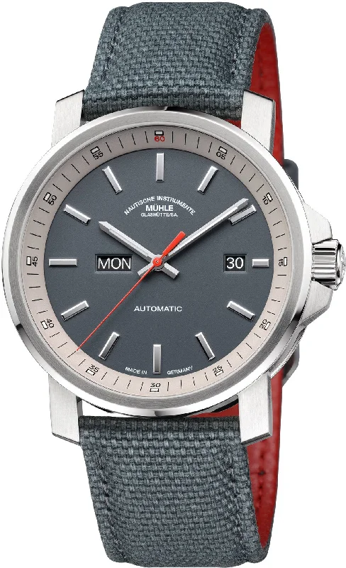 men's mechanical watches for casual outings -Muhle Glashutte The 29er Tag Datum