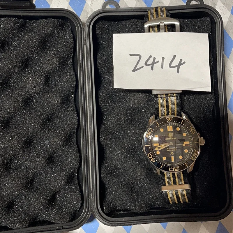men's dive watches with metal straps -★US Pre-Owned★Steeldive SD1957 Vintage Sea Ghost Watch