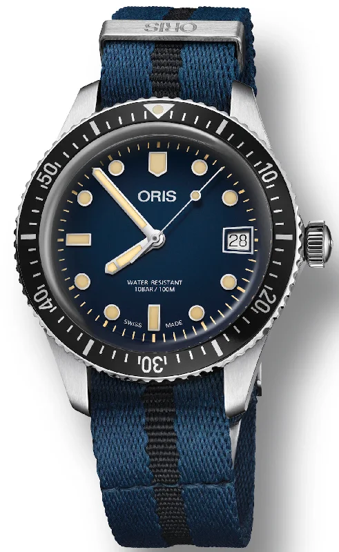 women's mechanical watches with curved design -Oris Watch Divers Sixty Five