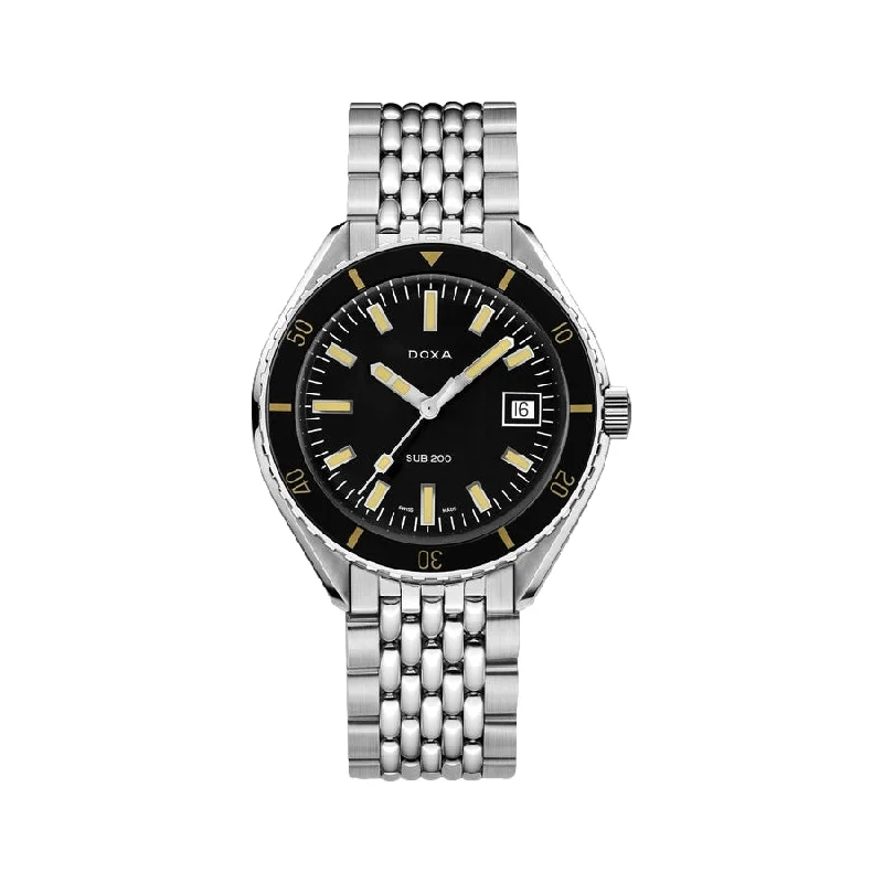 men's field watches with triple time zone style design -Sub 200 Sharkhunter Black Dial on Bracelet, 42mm men's field watches with triple time zone style design -Sub 200 Sharkhunter Black Dial on Bracelet, 42mm