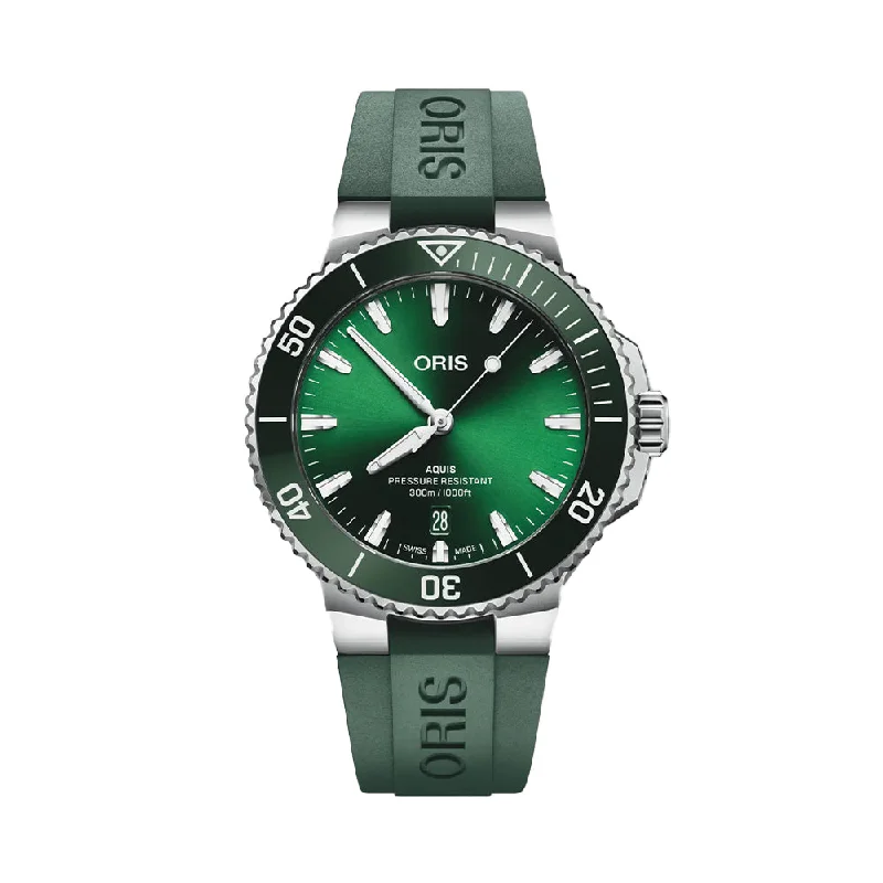 men's pilot watches with sleek design -Aquis Date 41.5mm - Green on Rubber Strap
