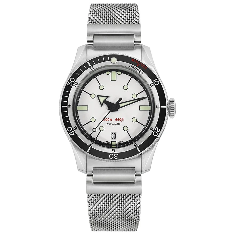 White dial - black bezel