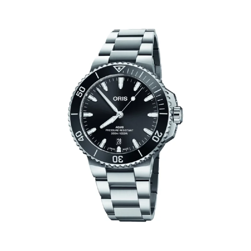 men's GMT watches with quick-release style straps -Aquis Date 2024 41.5 mm Black