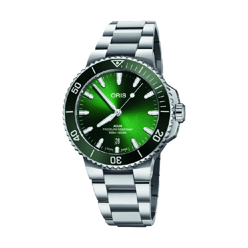 men's dive watches for freediving -Aquis Date 2024 41.5mm - Green on Bracelet