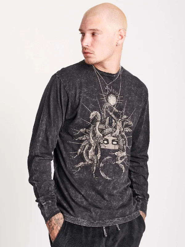 mineral-wash-medusa-long-sleeve-plus