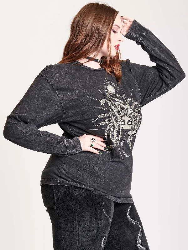 mineral-wash-medusa-long-sleeve-plus